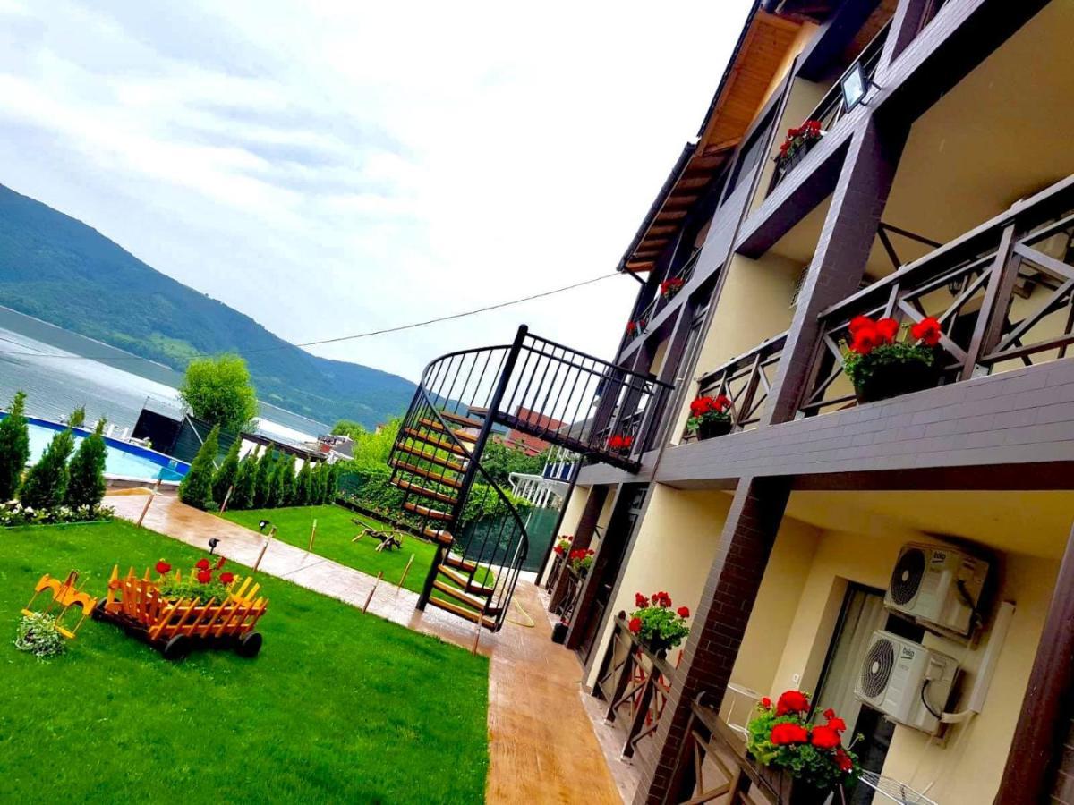 Hotel Mustaciosul Dunarii Ieşelniţa Zewnętrze zdjęcie
