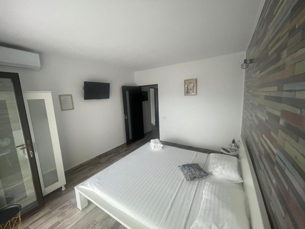 Hotel Mustaciosul Dunarii Ieşelniţa Zewnętrze zdjęcie