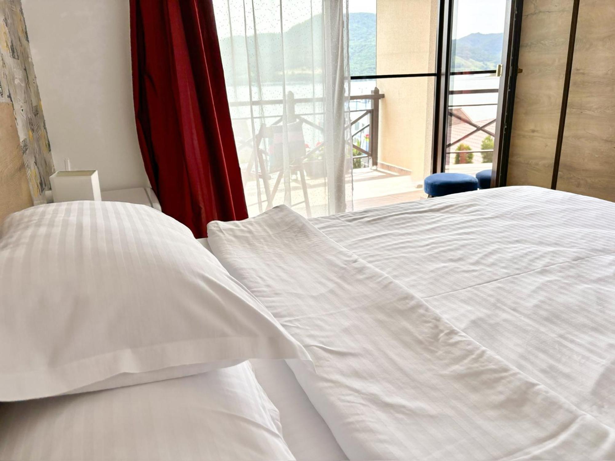 Hotel Mustaciosul Dunarii Ieşelniţa Zewnętrze zdjęcie